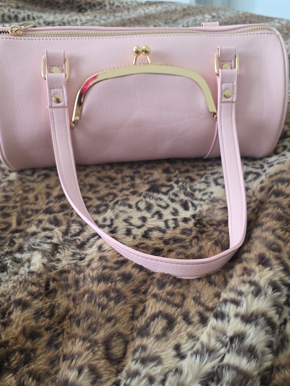 Source Unknown Pale Pink Barrel Shoulder Bag with Gold Hardware